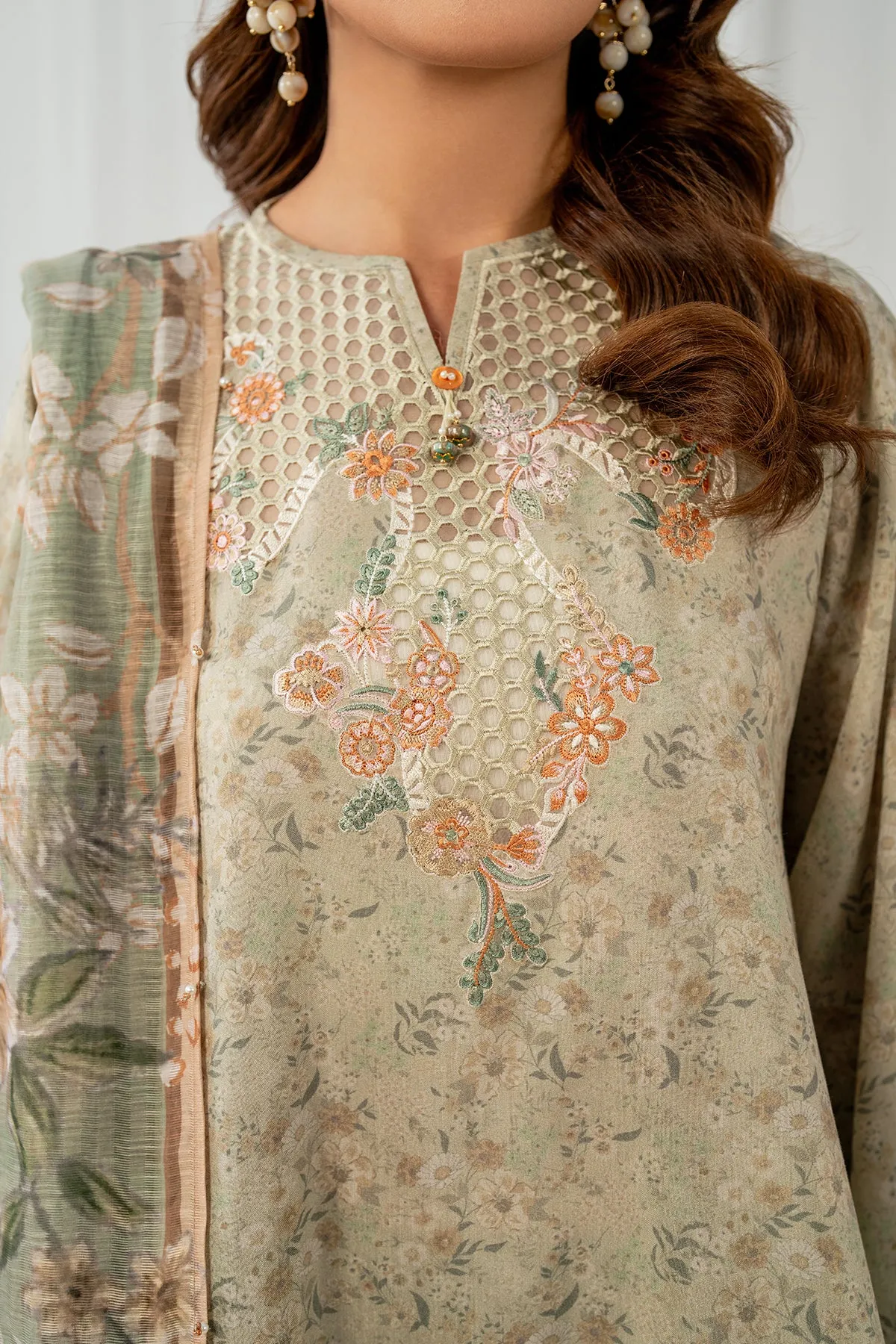 EMBROIDERED VISCOSE SILK SF-4047