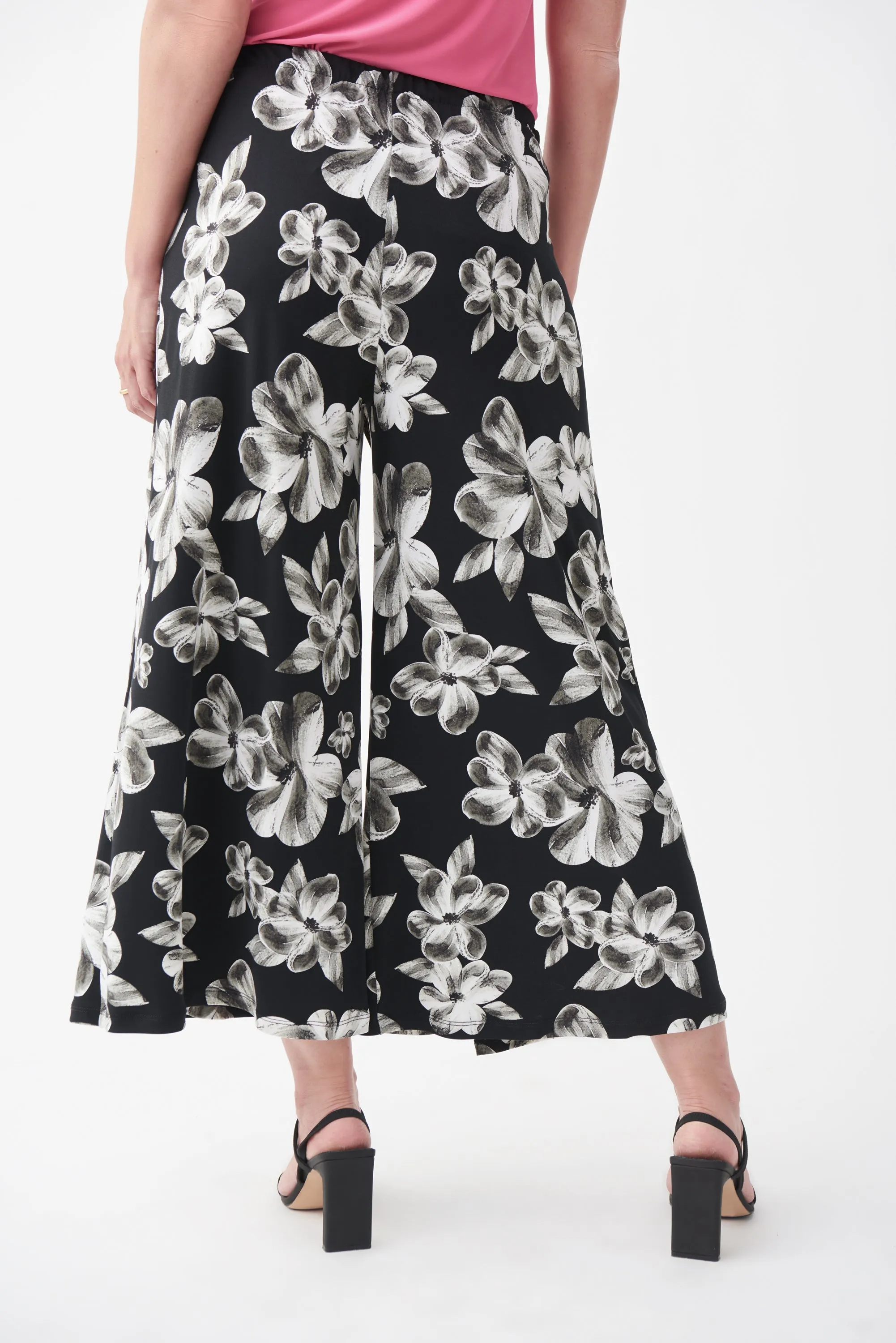 Floral Gaucho Pant with Gold Oval Ring