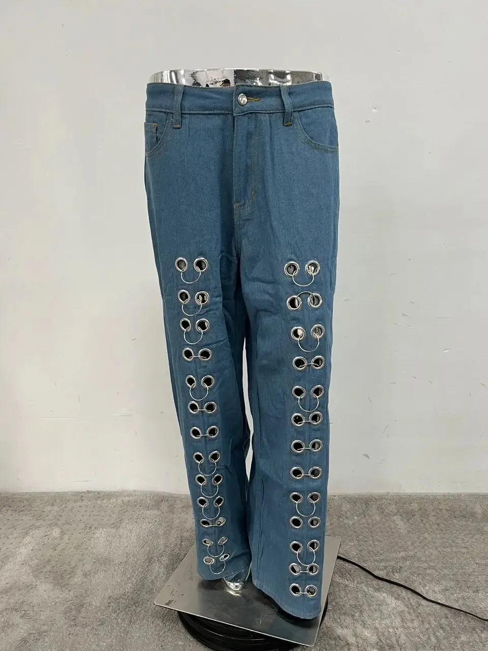 Metal Eyes Low Waist Straight Leg Jeans