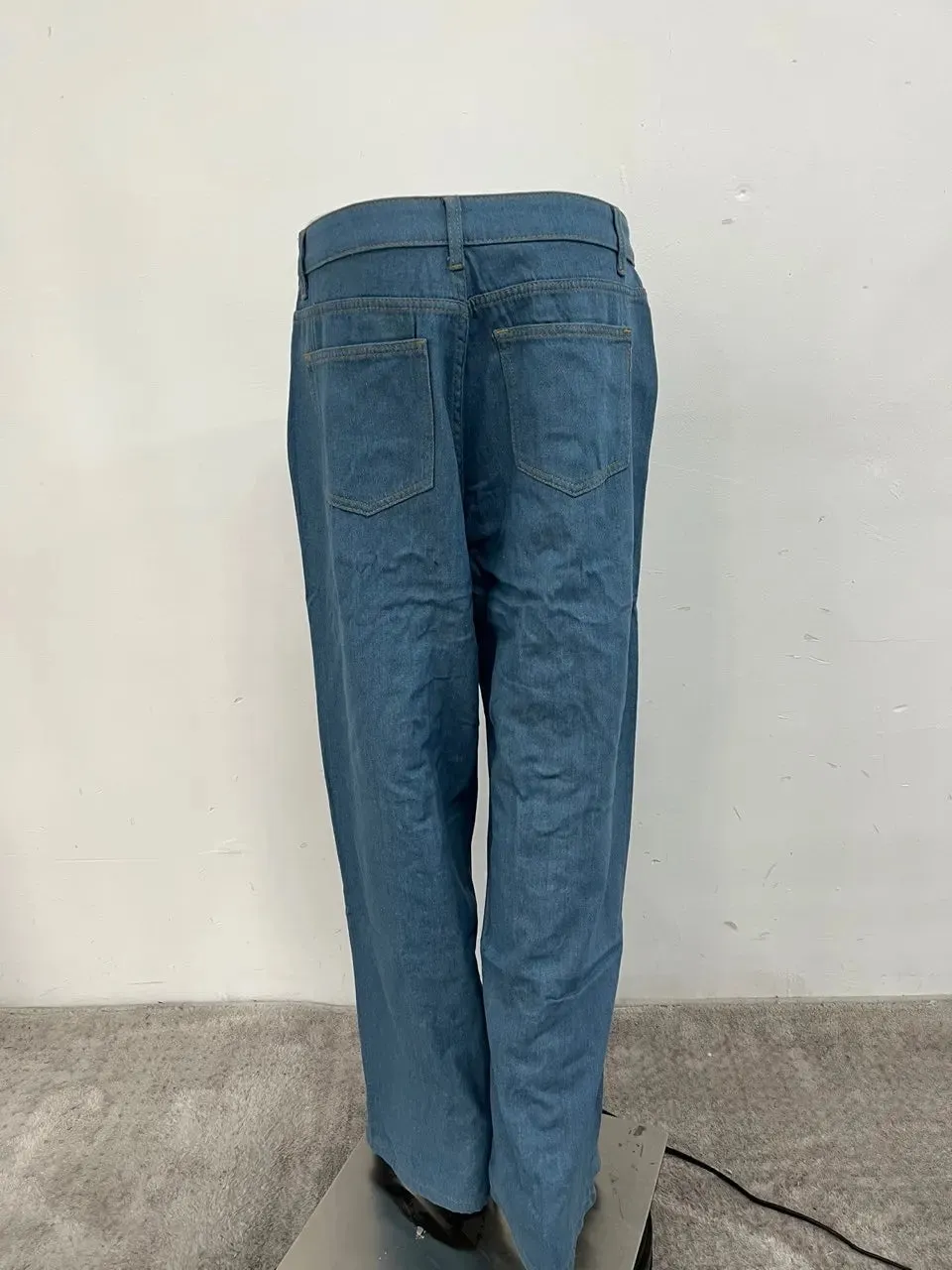 Metal Eyes Low Waist Straight Leg Jeans