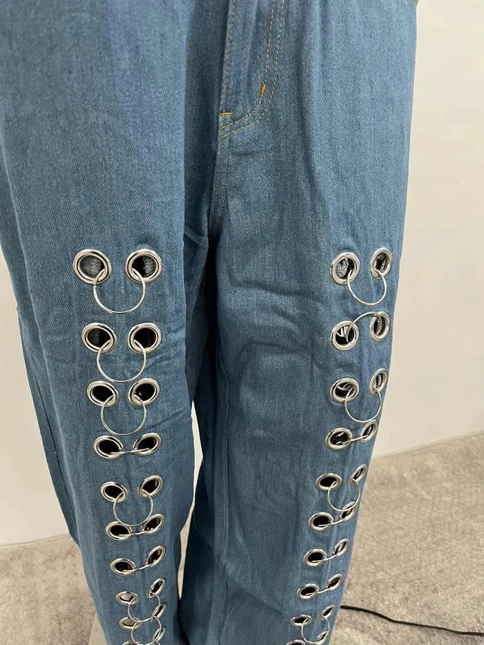 Metal Eyes Low Waist Straight Leg Jeans