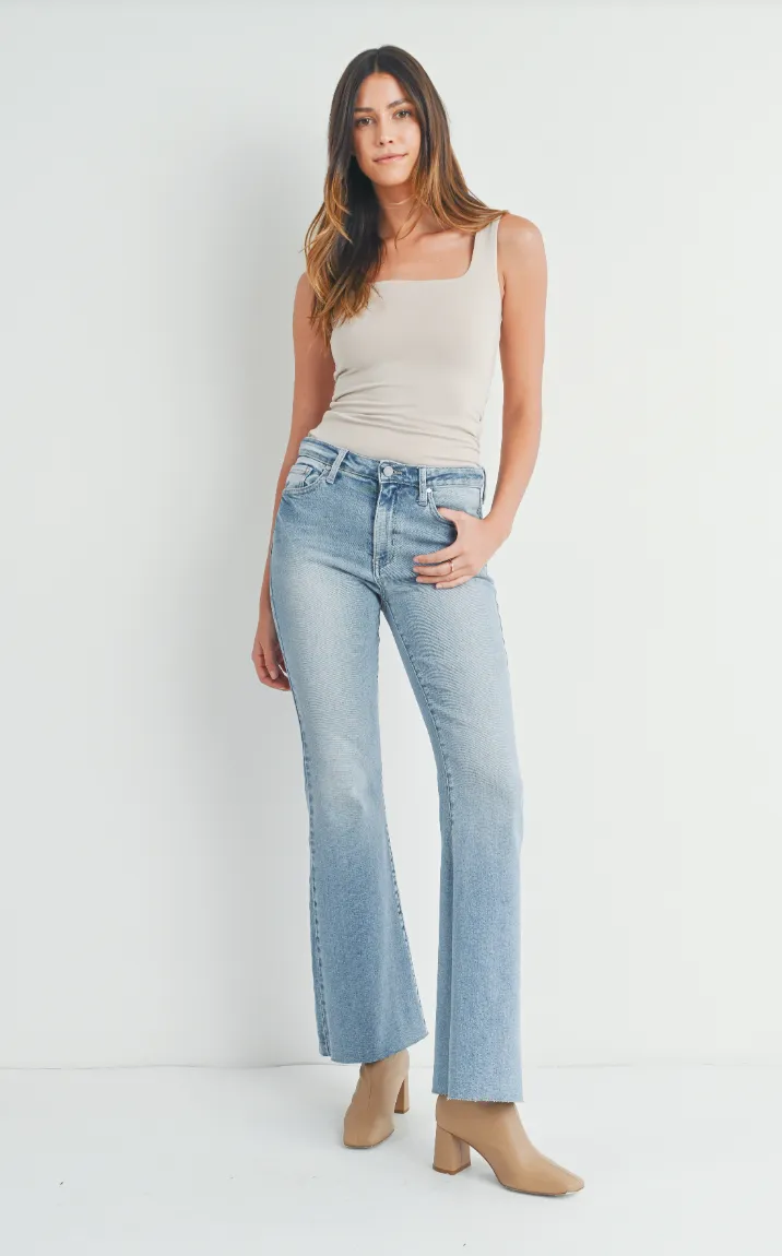 Mid Rise Bootcut Jean (lt denim)