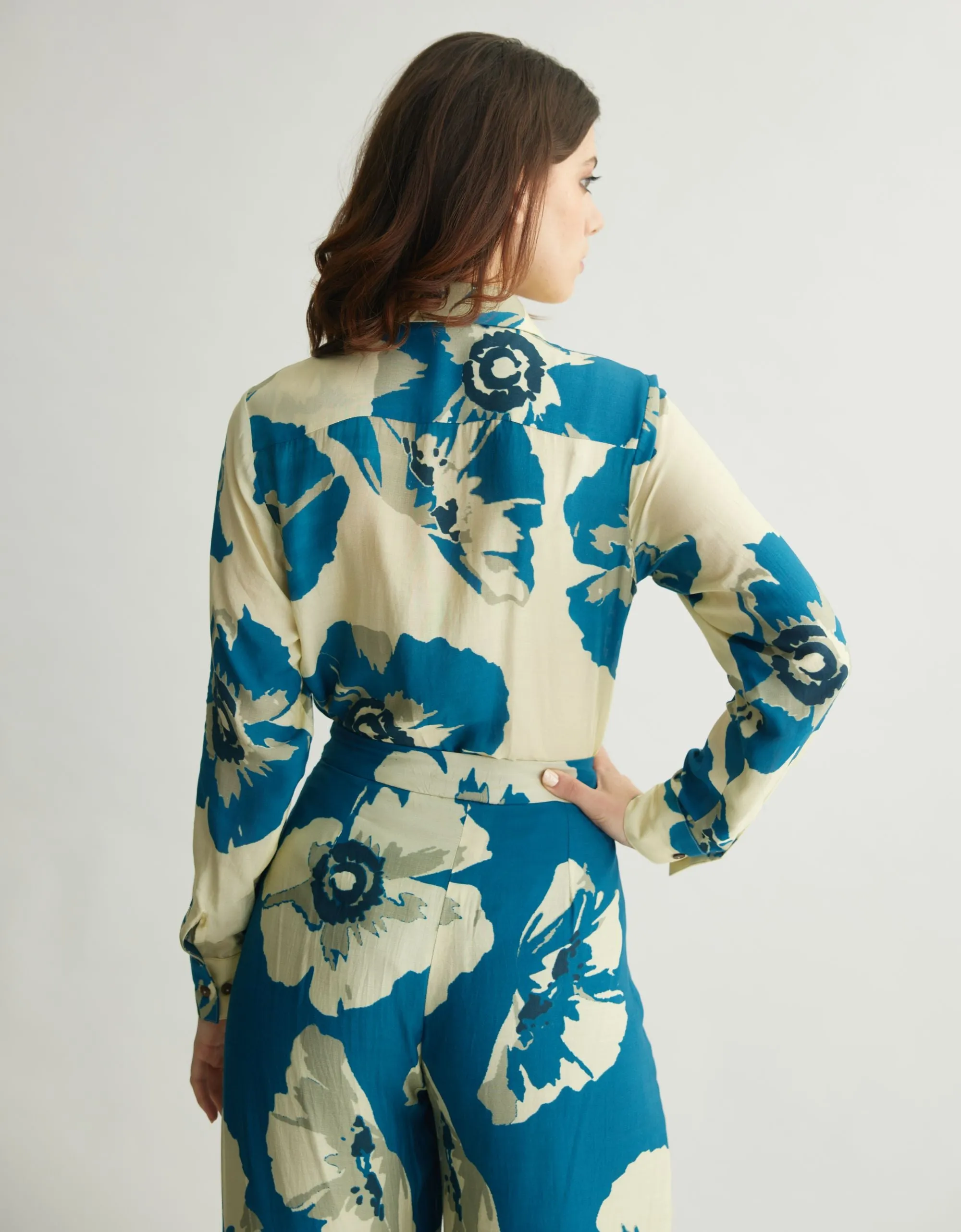 WHITE & BLUE FLORAL SHIRT
